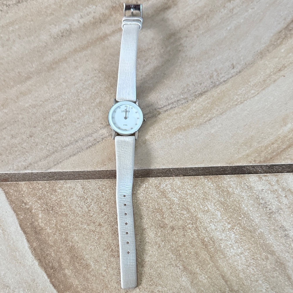Elegant Grenen White Wristwatch